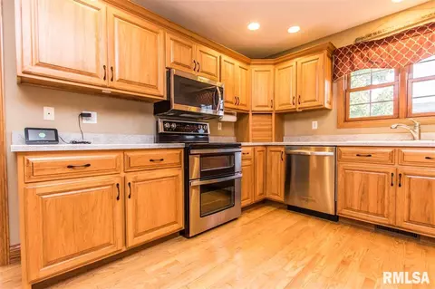 8011 W Thorngate Dr, Mapleton, IL 61547 photo 9
