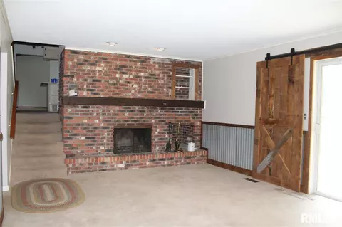 100 Parkway Dr, Eureka, IL 61530 photo 14