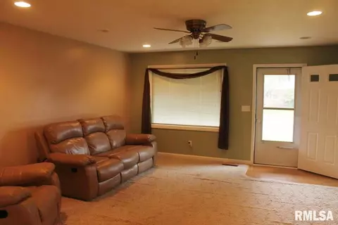 1014 Redbud Ln, Eureka, IL 61530 photo 7