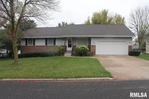 1014 Redbud Ln, Eureka, IL 61530 photo 1