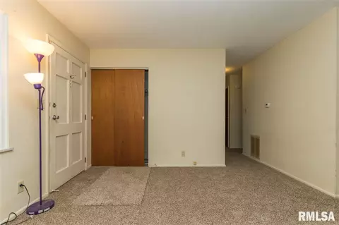 2216 E Linnhill Ln, Washington, IL 61571 photo 5