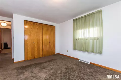 607 E Sheridan St, Manito, IL 61546 photo 15