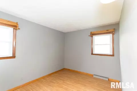 108 E 9th St, Delavan, IL 61734 photo 24