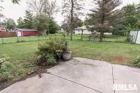108 E 9th St, Delavan, IL 61734 photo 31