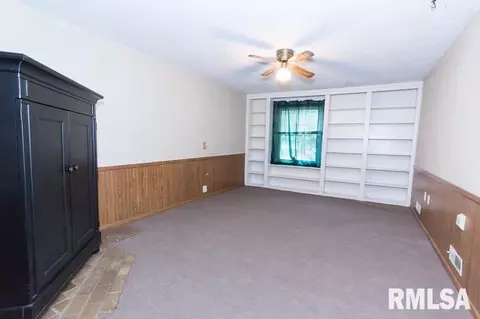 108 E 9th St, Delavan, IL 61734 photo 16