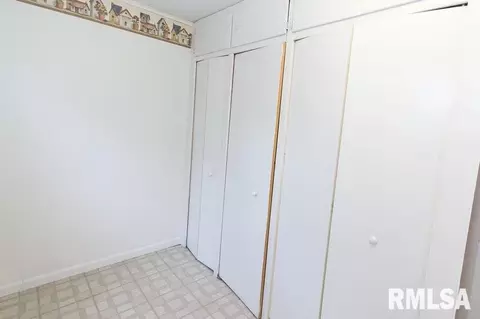 108 E 9th St, Delavan, IL 61734 photo 15