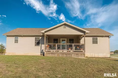 30010 E Manito Rd, Manito, IL 61546 photo 1
