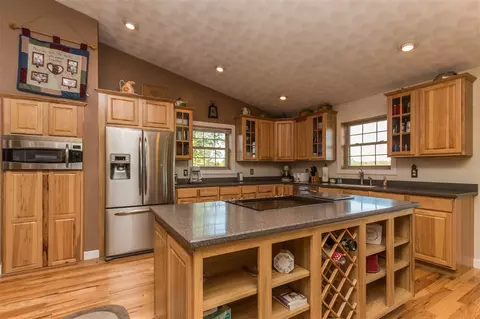 30010 E Manito Rd, Manito, IL 61546 photo 9