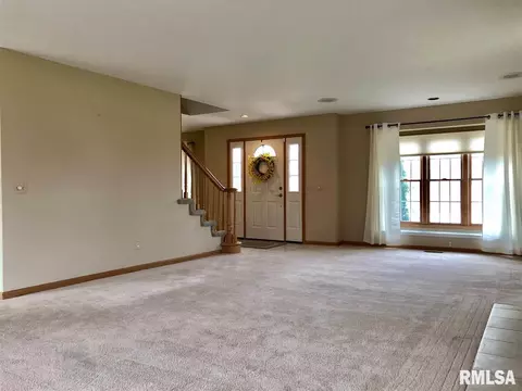 1234 Redbud Dr, Macomb, IL 61455 photo 2