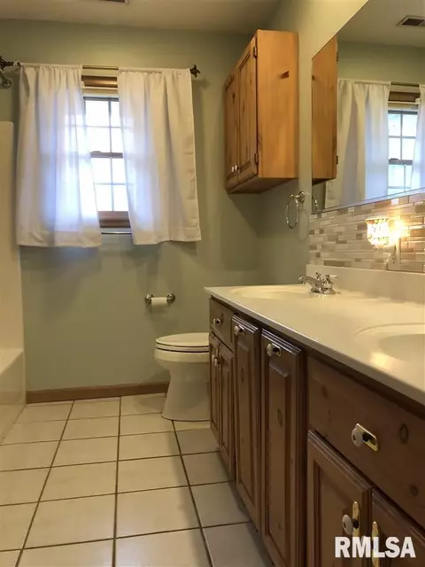 1234 Redbud Dr, Macomb, IL 61455 photo 25