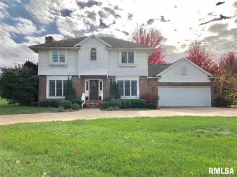 1234 Redbud Dr, Macomb, IL 61455 photo 1