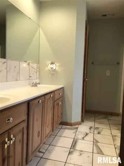 1234 Redbud Dr, Macomb, IL 61455 photo 29