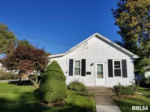 611 S Darst St, Eureka, IL 61530 photo 1