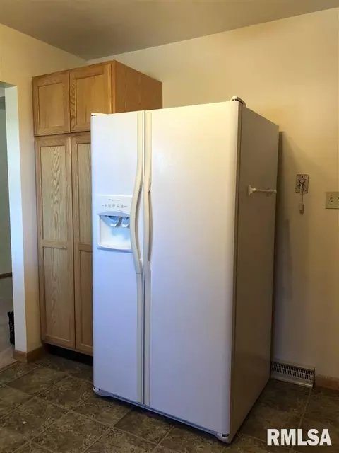 1207 Maple Ave, Macomb, IL 61455 photo 8