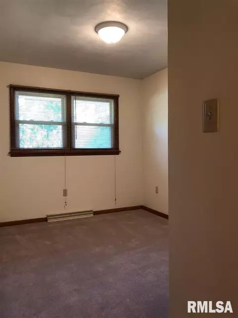 1207 Maple Ave, Macomb, IL 61455 photo 13