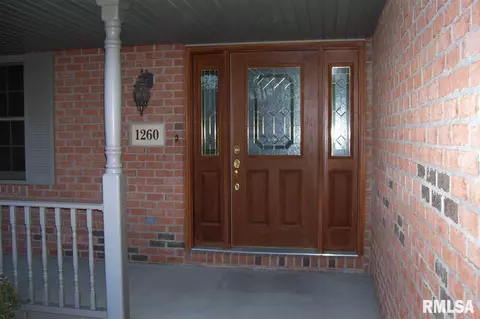 1260 E Juniper, Canton, IL 61520 photo 2