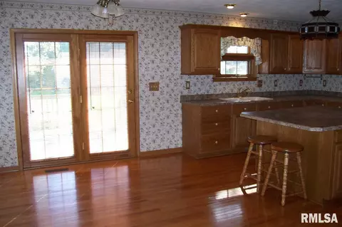 1260 E Juniper, Canton, IL 61520 photo 7