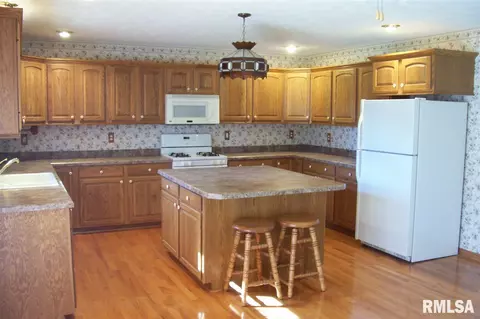 1260 E Juniper, Canton, IL 61520 photo 6