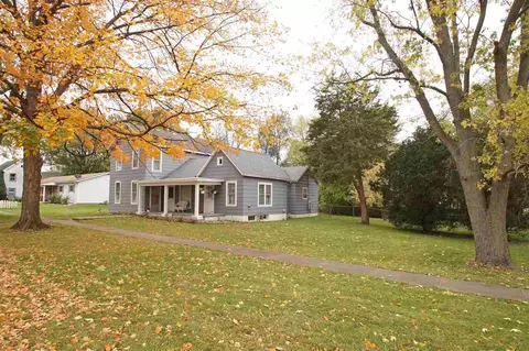 905 S Elm St, Delavan, IL 61734 photo 3