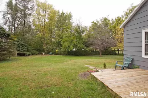 905 S Elm St, Delavan, IL 61734 photo 6