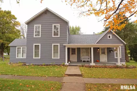 905 S Elm St, Delavan, IL 61734 photo 1
