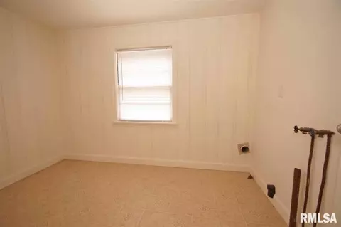 905 S Elm St, Delavan, IL 61734 photo 24