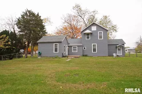 905 S Elm St, Delavan, IL 61734 photo 7