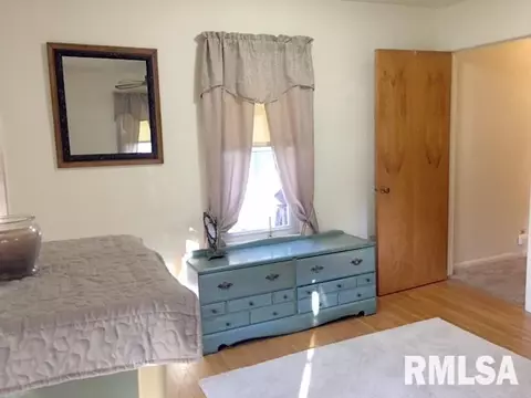 335 E Myrtle St, Canton, IL 61520 photo 15