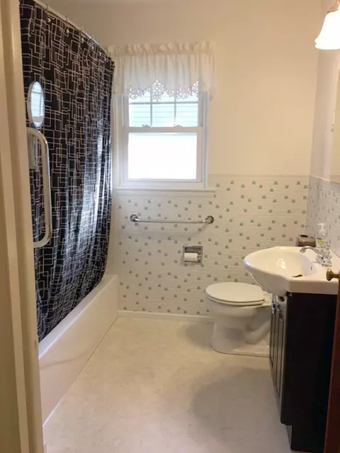 335 E Myrtle St, Canton, IL 61520 photo 18