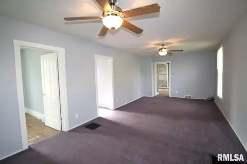 102 S Henry, Eureka, IL 61530 photo 13