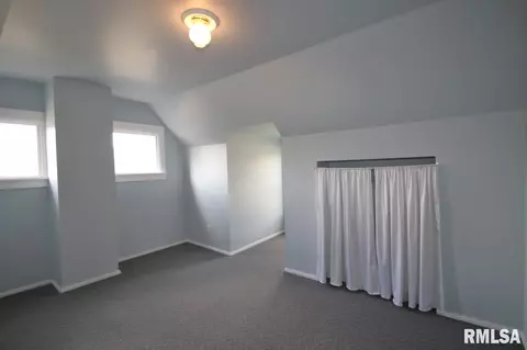 102 S Henry, Eureka, IL 61530 photo 27