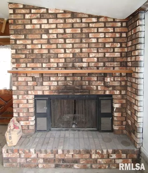 102 S Henry, Eureka, IL 61530 photo 26