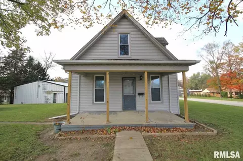 102 S Henry, Eureka, IL 61530 photo 3