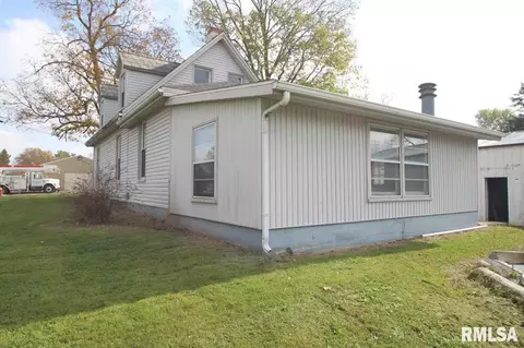 102 S Henry, Eureka, IL 61530 photo 10