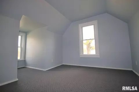 102 S Henry, Eureka, IL 61530 photo 30