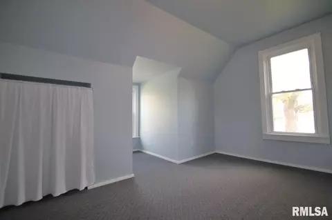 102 S Henry, Eureka, IL 61530 photo 31