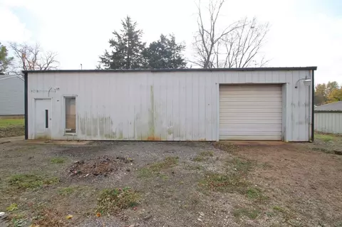 102 S Henry, Eureka, IL 61530 photo 12