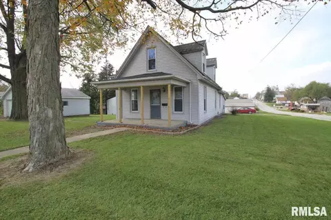 102 S Henry, Eureka, IL 61530 photo 1