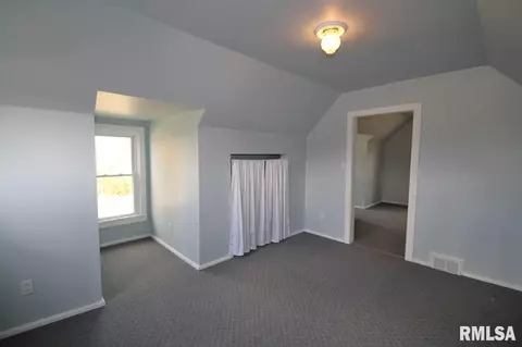 102 S Henry, Eureka, IL 61530 photo 28
