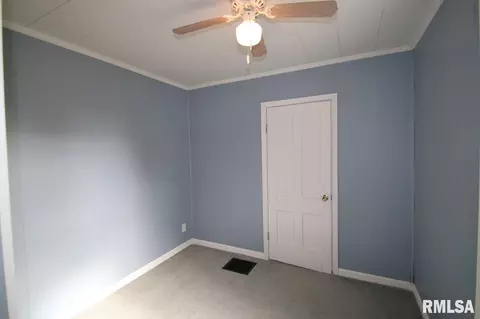 102 S Henry, Eureka, IL 61530 photo 18