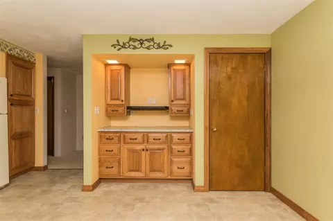 110 N Creamery St, Eureka, IL 61530 photo 7