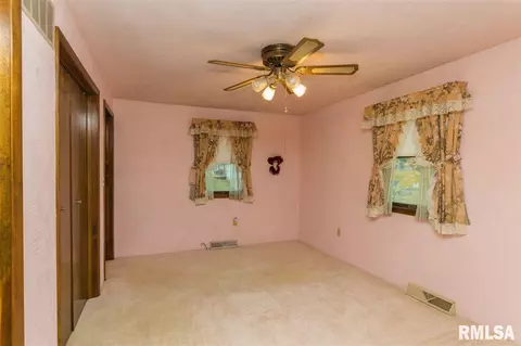 110 N Creamery St, Eureka, IL 61530 photo 18
