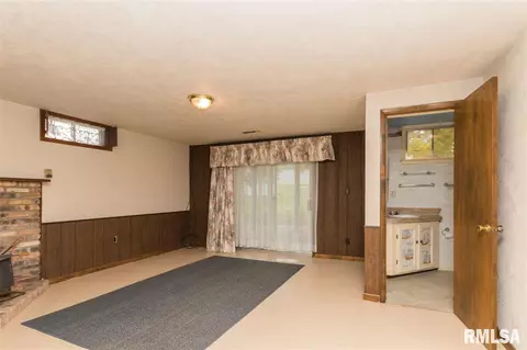 110 N Creamery St, Eureka, IL 61530 photo 22