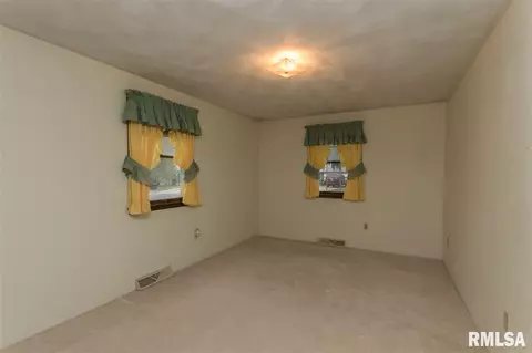 110 N Creamery St, Eureka, IL 61530 photo 15