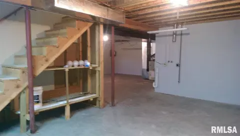 112 Grandview Cir # B, Eureka, IL 61530 photo 9