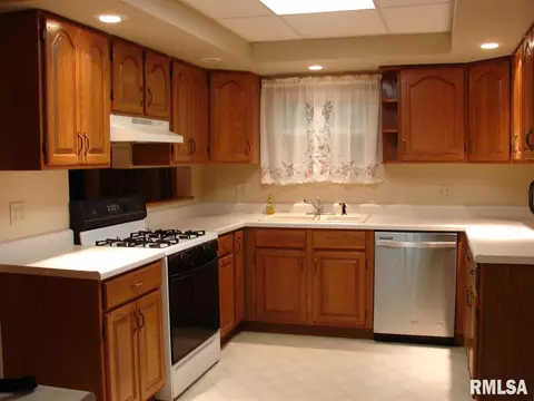 205 N Rolla, Eureka, IL 61530 photo 15