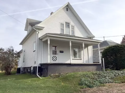 413 Baxter Ct, Canton, IL 61520 photo 1