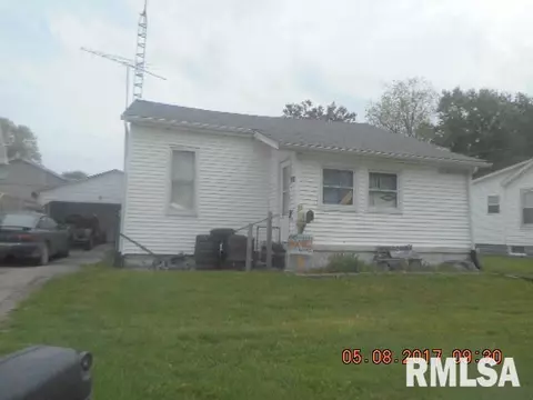 817 E Spruce St, Canton, IL 61520 photo 1