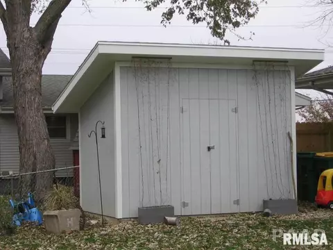 1138 E Grant St, Macomb, IL 61455 photo 24