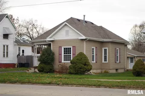 891 E Chestnut St, Canton, IL 61520 photo 4